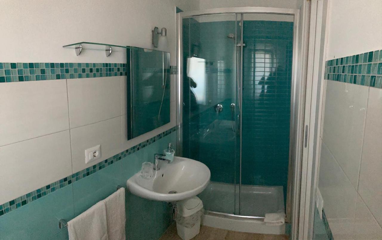 Punta Sirenella Hotel Olbia Ngoại thất bức ảnh