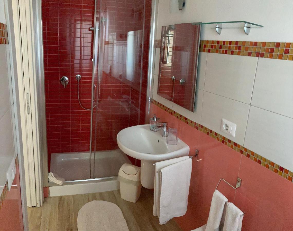 Punta Sirenella Hotel Olbia Ngoại thất bức ảnh